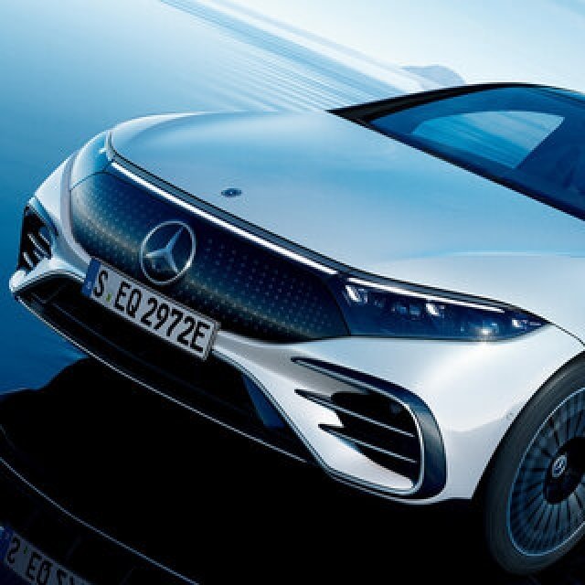 Mercedes' electric luxury sedan, the EQS, is released—What is the next-generation luxury that can be felt through the five senses? | Mercedes Benz