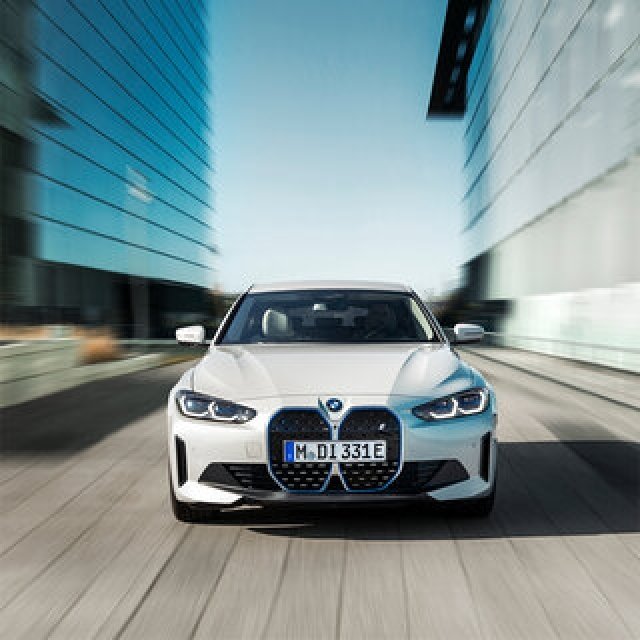 BMW i4 Introduces an Entry Model Boasting Over 500km of Range