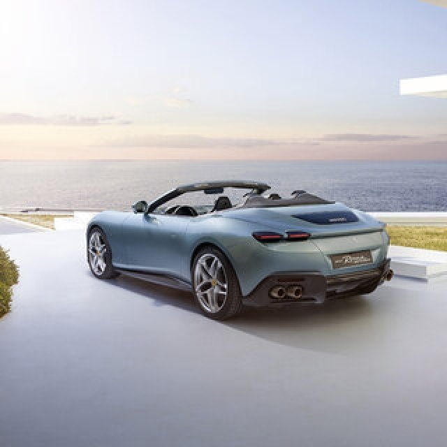The First Front-Engine Soft-Top Model Since the 365 GTS/4—The Ferrari Roma Spider Arrives | Ferrari