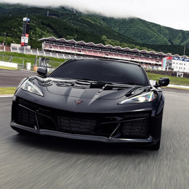 公道を走るレーシングマシン──コルベットの高性能スペシャルマシン「Z06」を日本初披露｜Chevrolet