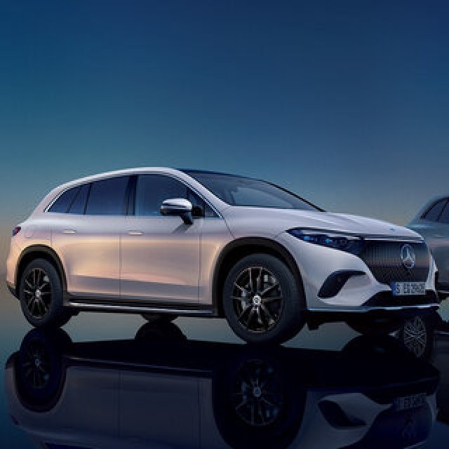 大人7人が快適に過ごせるメルセデスEQシリーズ最上級SUV「EQS SUV」が発売｜Mercedes Benz