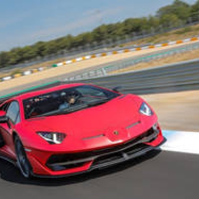 Testing the Evolution of the Aventador SVJ on the Circuit | Lamborghini