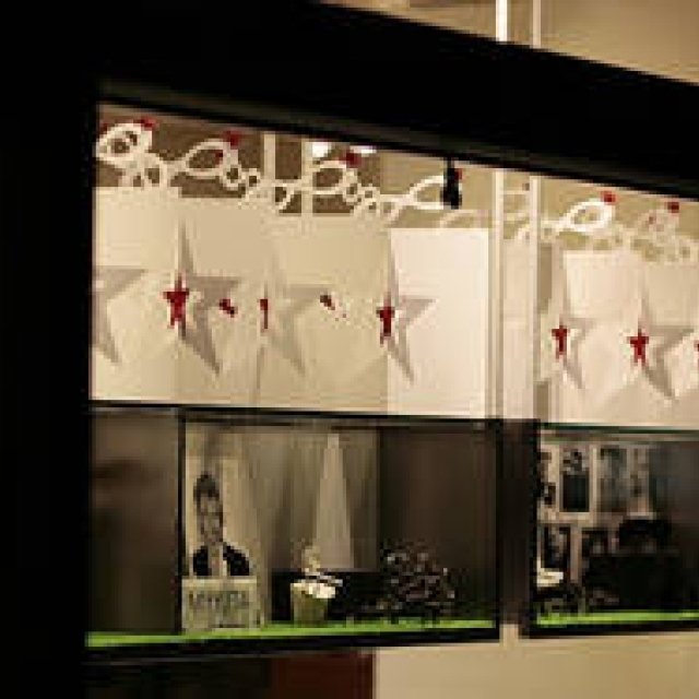 Don't Miss "Contine"'s Christmas Display!