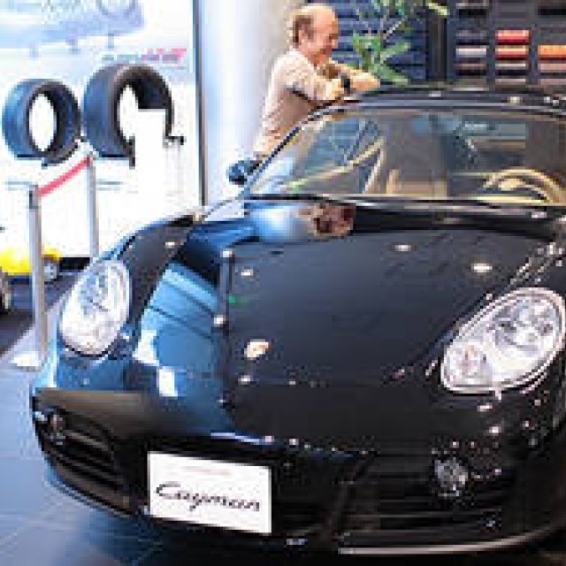 Masafumi Suzuki x Emi Katsuura (TOKYO Sisters) Porsche Talk (3-1)