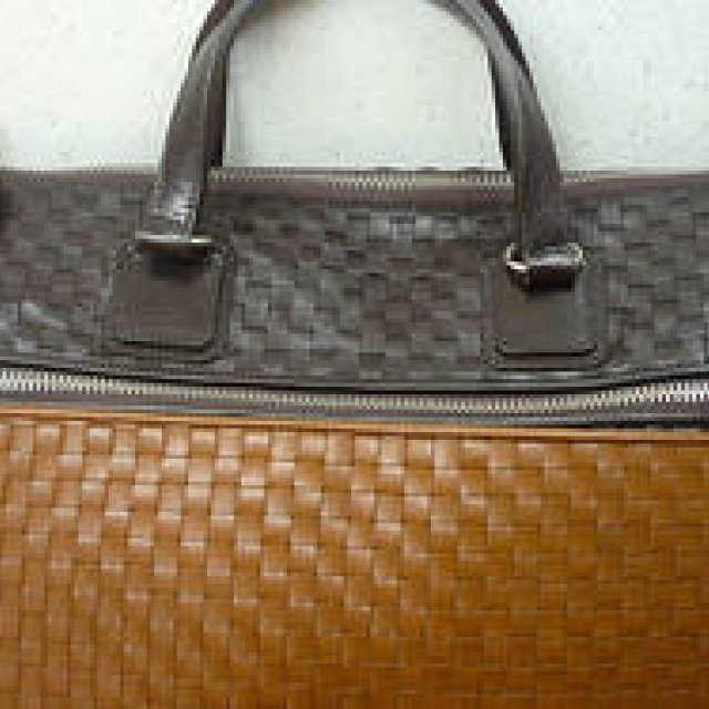 Alto Platica's Bags: A Pride in Meticulous Handcraftsmanship