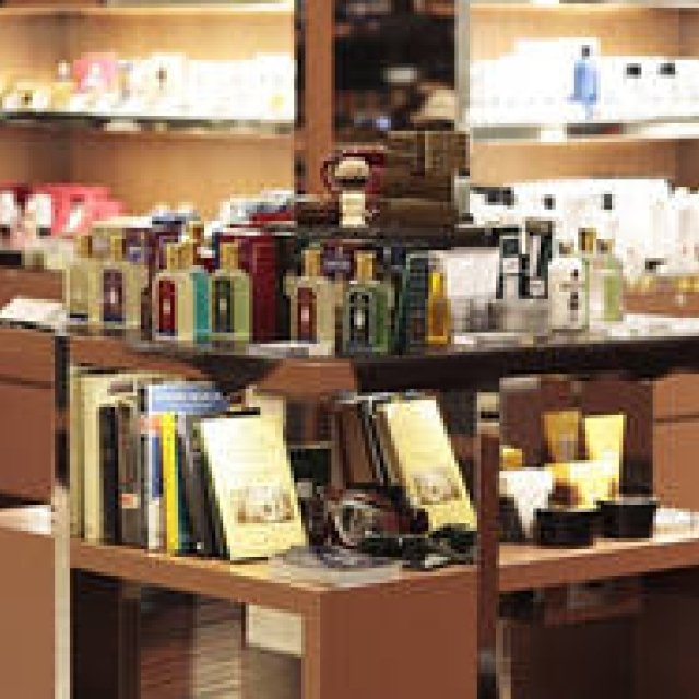 Open until Tuesday, May 6th, at the Isetan Men's Building 1F Cosmetics Corner.