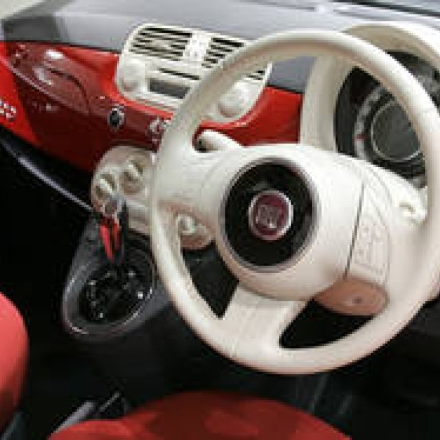 FIAT | Fiat | Fumie Shibata vs. Fiat 500 (2) Function and design evoke a sense of place