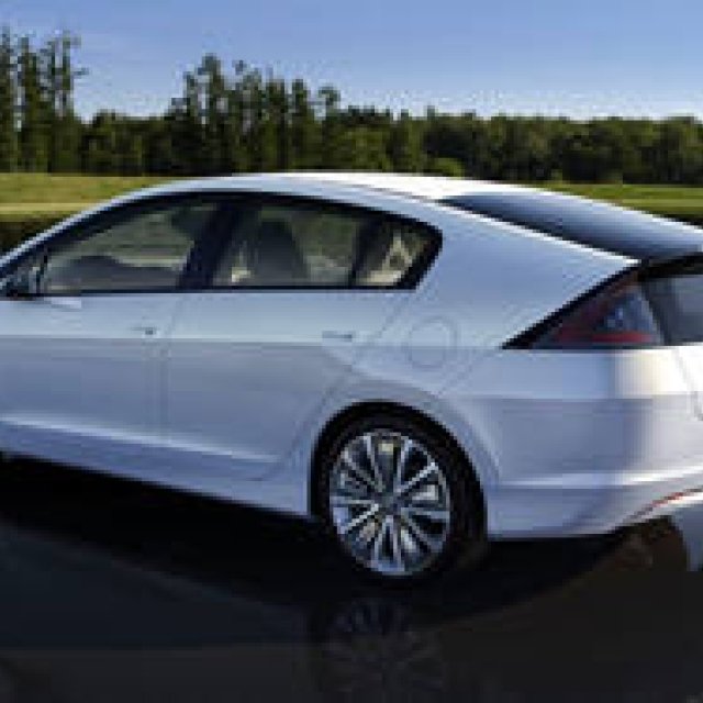 Honda announces its new hybrid, aiming for 200,000 units annually.