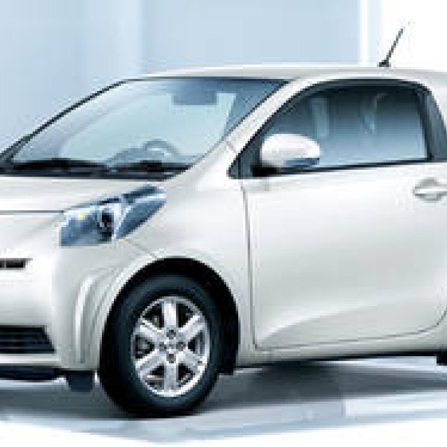 TOYOTA iQ | The 25th Installment (Part 1) | A Car That Shatters Automotive Hierarchy