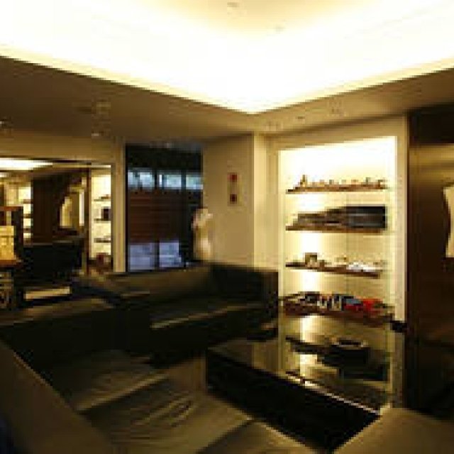 TIE YOUR TIE | The Flagship Shop 'TIE YOUR TIE Aoyama'
