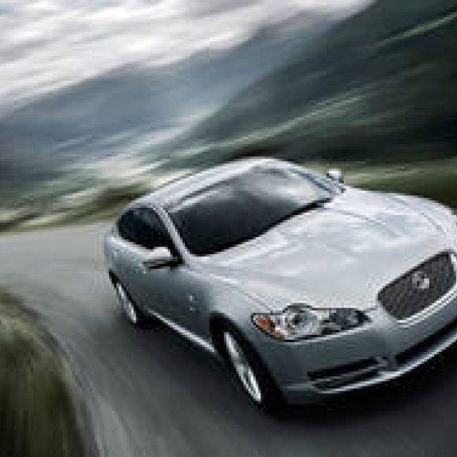 JAGUAR | Launches New XF Series with New Engine