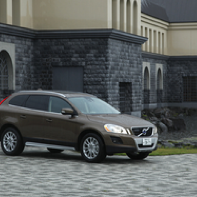 VOLVO XC60 | Even from 200 meters away, you know it's a Volvo