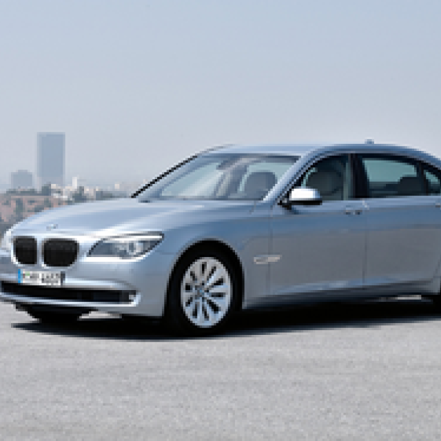 BMW ACTIVE HYBRID 7 | A Worthy Rival to the Lexus LS600h