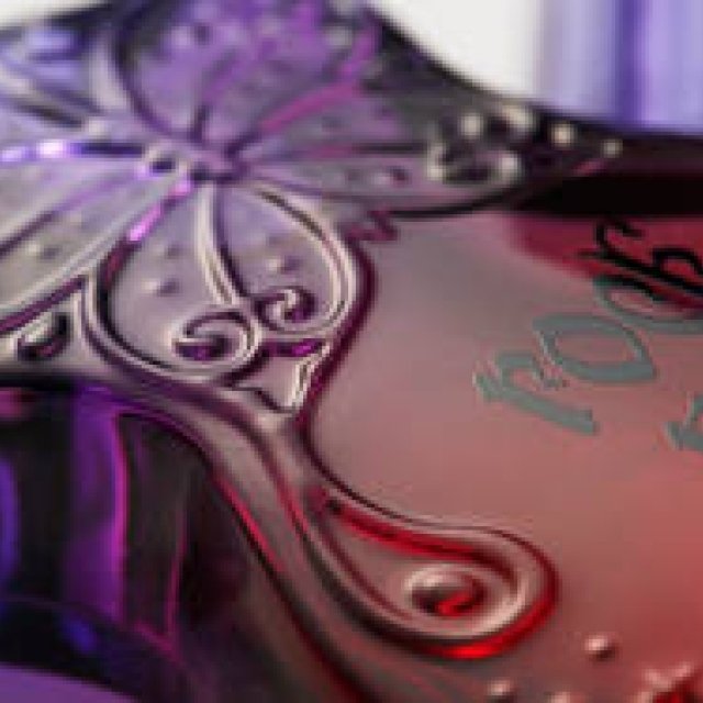 Anna Sui Cosmetics Launches New Eau de Toilette "Rock Me!"