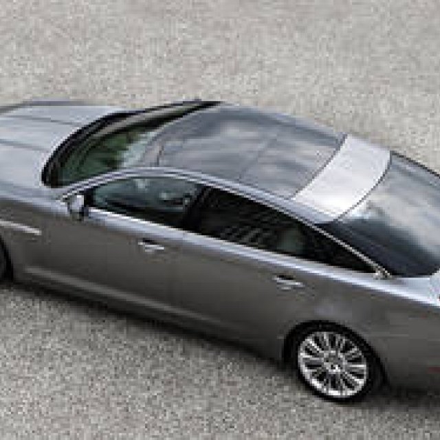 Jaguar XJ: The Flagship Symbolizing a New Generation