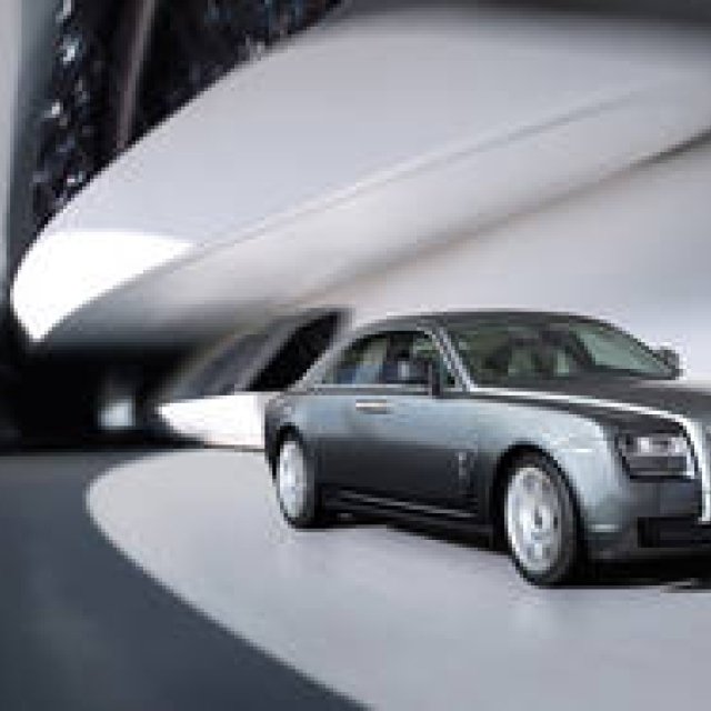 ROLLS-ROYCE GHOST | The New Generation Rolls-Royce Arrives in Japan