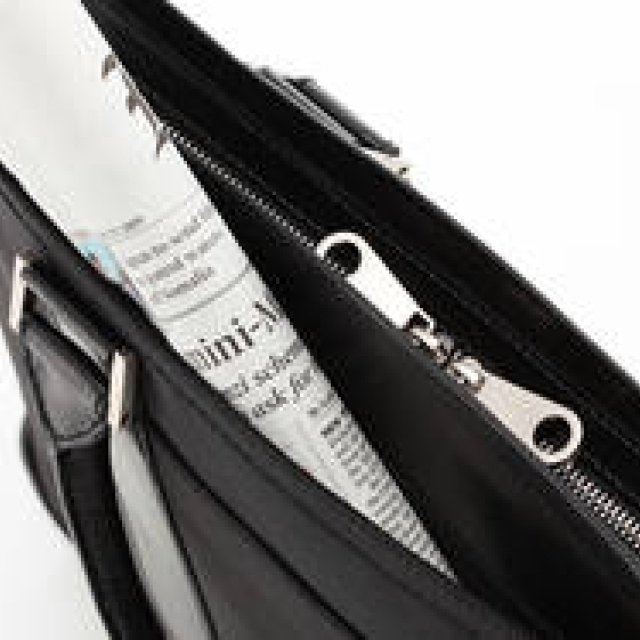 ro | Functionality is Beautiful—The Bags of “ro”