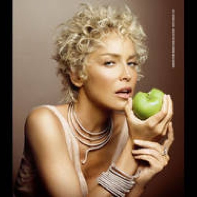 DAMIANI | An Invitation to Our Readers for Sharon Stone's Japan Presentation