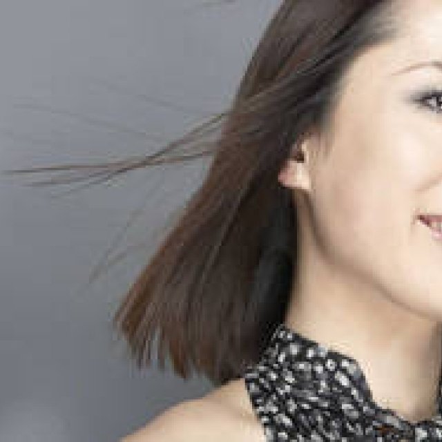 Naomi Iwase's "Beauty Session" Begins