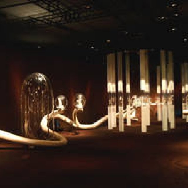Van Cleef & Arpels | An Exhibition Where Precious Jewelry Becomes More Accessible, Inviting You to "Play"