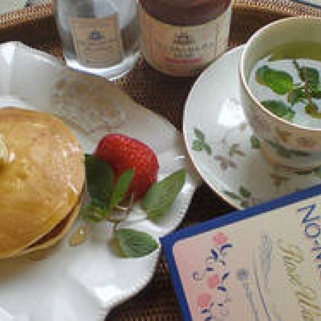 Series: SAKURA | May 2010 | Part 1: How About an Elegant Afternoon Tea with Rose Essence?