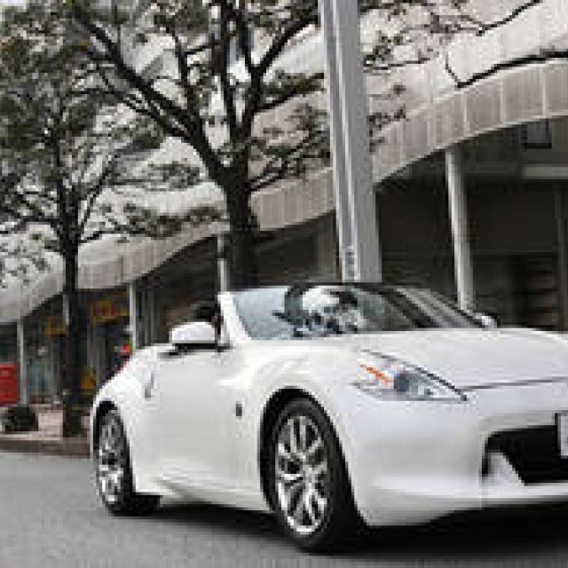 NISSAN FAIRLADY Z ROADSTER: A car with a sharp response, one that can "converse" with its driver.