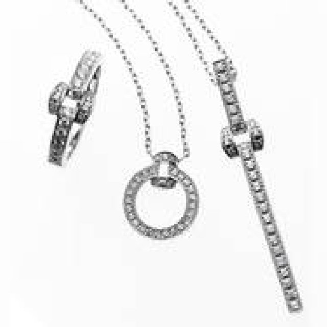 PIAGET | New Mini-Sized Jewelry from Miss Protocol