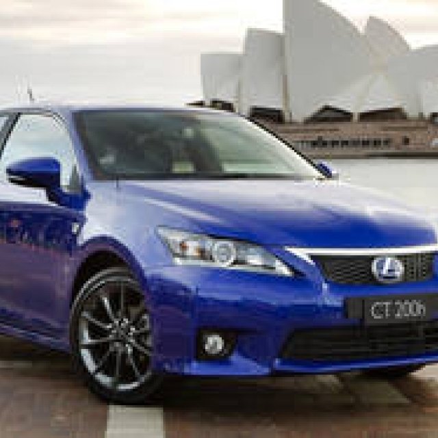 LEXUS CT200h | Adopting the F SPORT