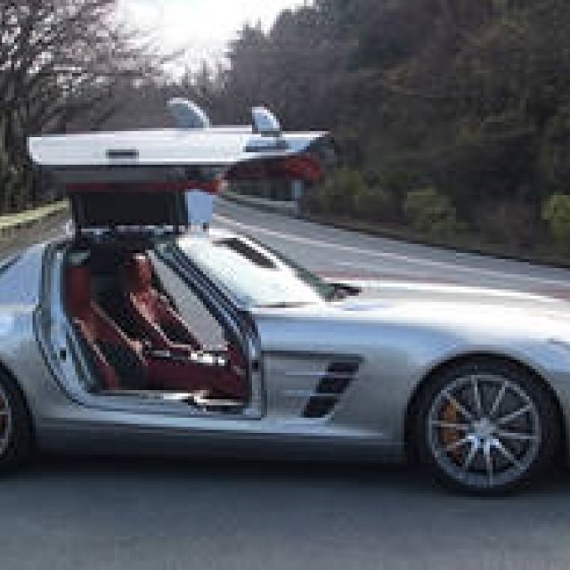 Mercedes-Benz SLS AMG | A Test Drive of the Mercedes-Benz SLS AMG