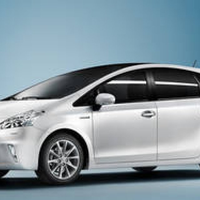 TOYOTA Prius + | The Toyota Prius +: A Spacious 7-Seater Prius