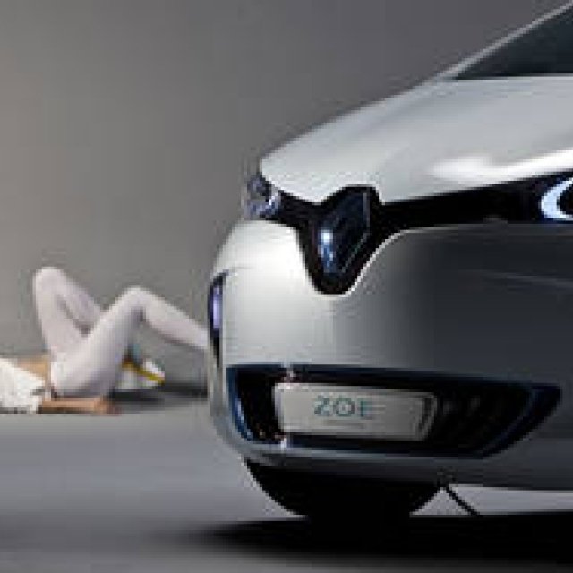 RENAULT ZOE PREVIEW | The First Mass-Produced EV from Renault