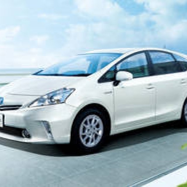 TOYOTA Priusα│トヨタ プリウス アルファ プリウスワゴンがローンチ！