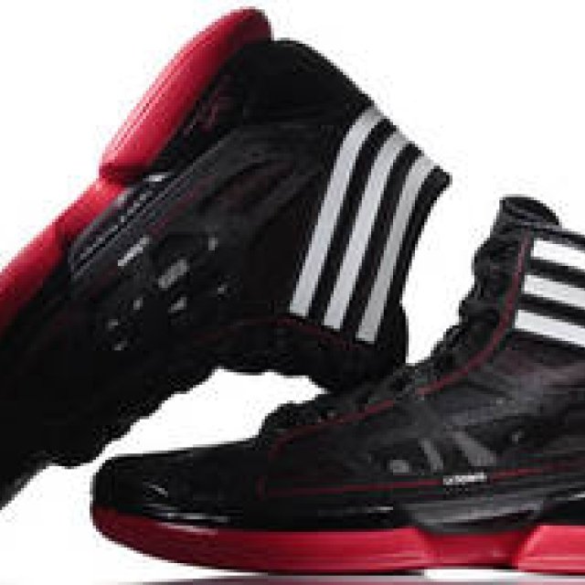 adidas | First Impressions of the Ultra-Lightweight Basketball Shoe 'adizero crazy light'