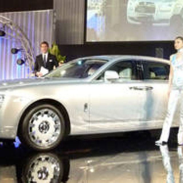 ROLLS-ROYCE Ghost Extended Wheelbase | Arrives in Japan!