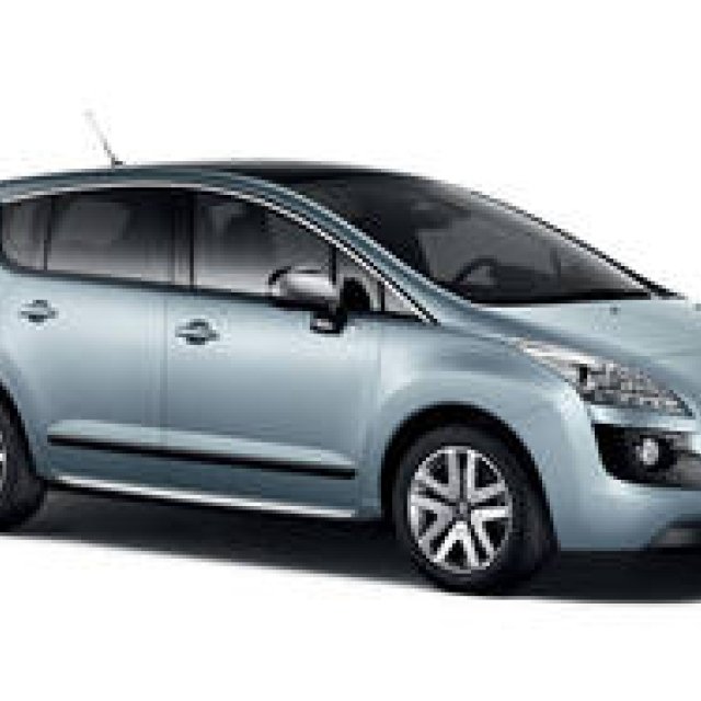 Peugeot Unveils the "3008 Hybrid4" in Japan for the First Time | The 42nd Tokyo Motor Show 2011 | Peugeot
