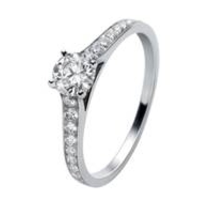 Van Cleef & Arpels Launches 