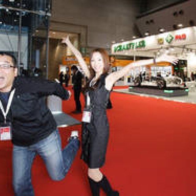 The 42nd Tokyo Motor Show 2011 | Satoshi Watanabe and Kumiko Shimizu Explore the Parts Booths