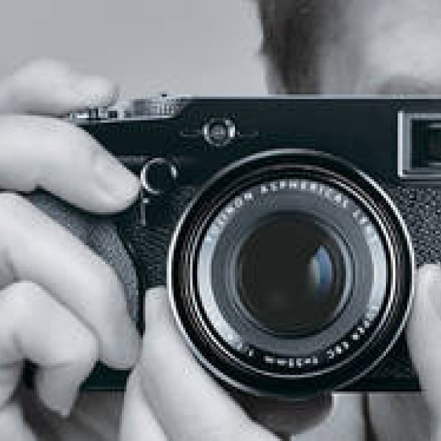 FUJIFILM X-Pro1: A Premium Camera Rivaling Full-Frame Models