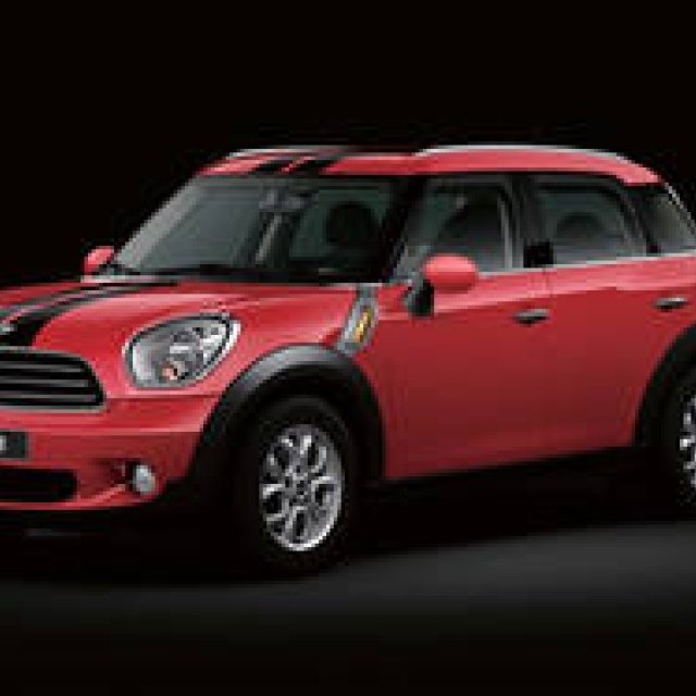 10th Anniversary Special Edition Model for the MINI Crossover | MINI