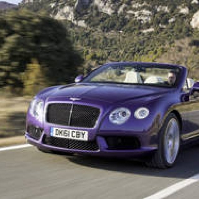 V8 Convertible Model Officially Debuts | BENTLEY
