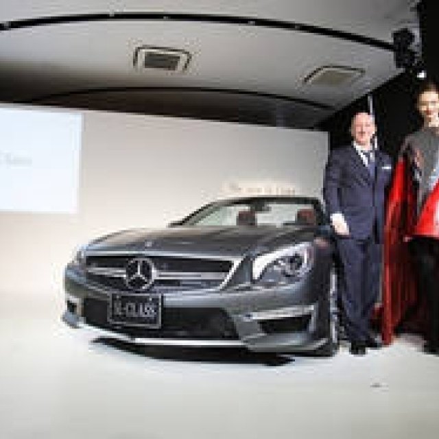 The New SL-Class Arrives in Japan | Mecedes-Benz