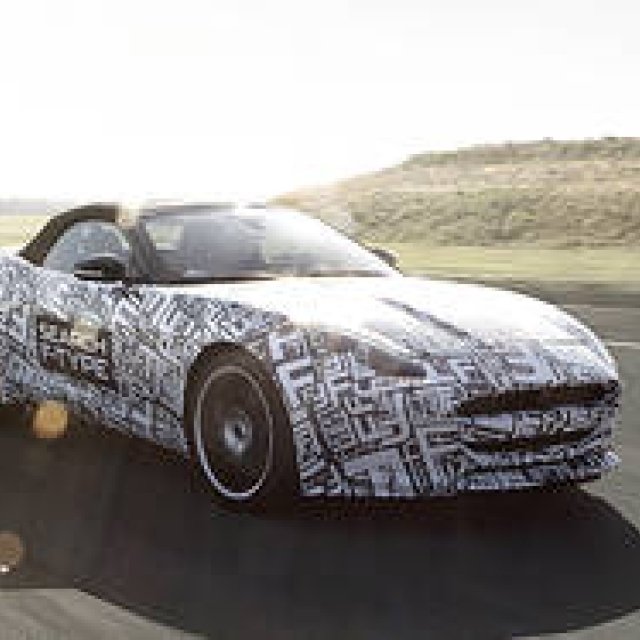 ジャガー、2シータースポーツ「Fタイプ」を発表｜Jaguar