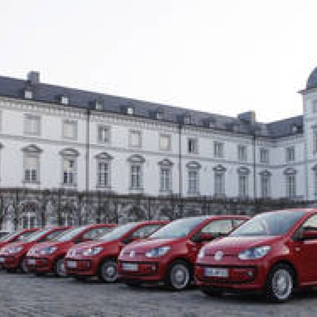 Test drive the four-door Volkswagen up! in Düsseldorf | Volkswagen