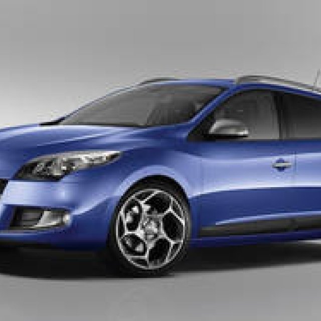 Megane Estate Makes its Japan Debut! | Renault