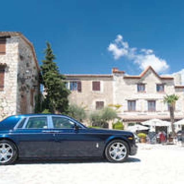 Driving the Rolls-Royce Phantom Series II Through the South of France | ROLLS-ROYCE