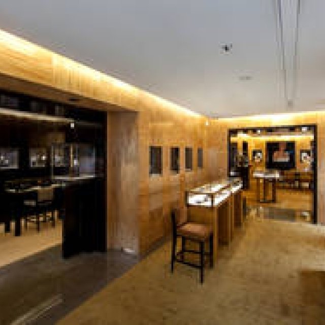 LOUIS VUITTON | Opens Salon and Atelier on Place Vendôme