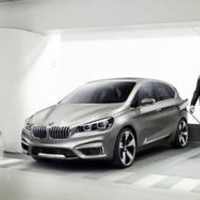 Three-Cylinder Engine + Electric Motor Plug-in Hybrid | BMW