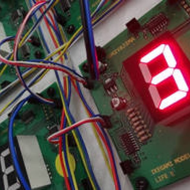 ART | Ambitious New Works Using a Novel Gadget That Approaches the Science of Artificial Life – "Tatsuo Miyajima: LIFE I-model" Exhibition