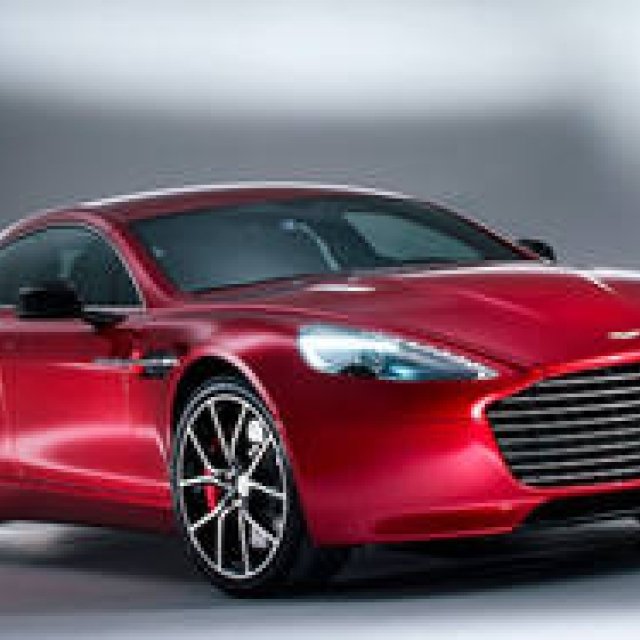 進化した4ドアサルーン「ラピードS」を発表｜Aston Martin