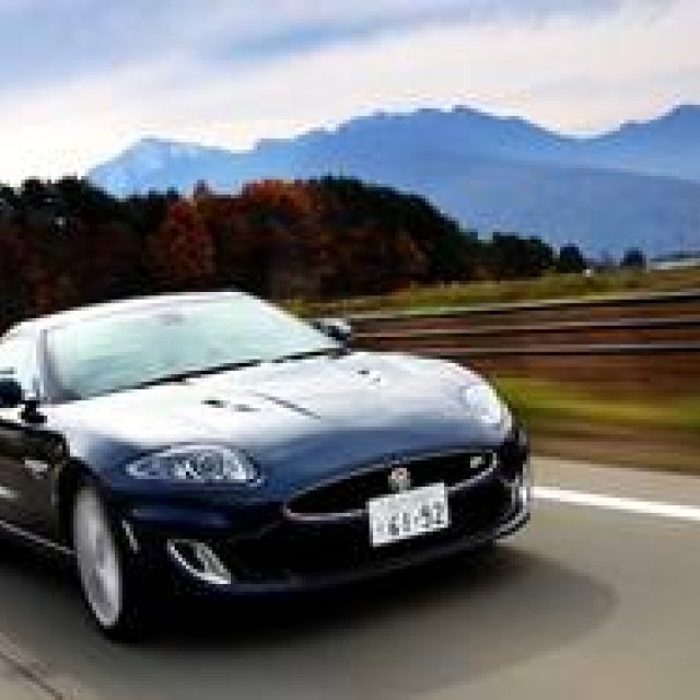 A Drive of the Jaguar XKR｜Jaguar
